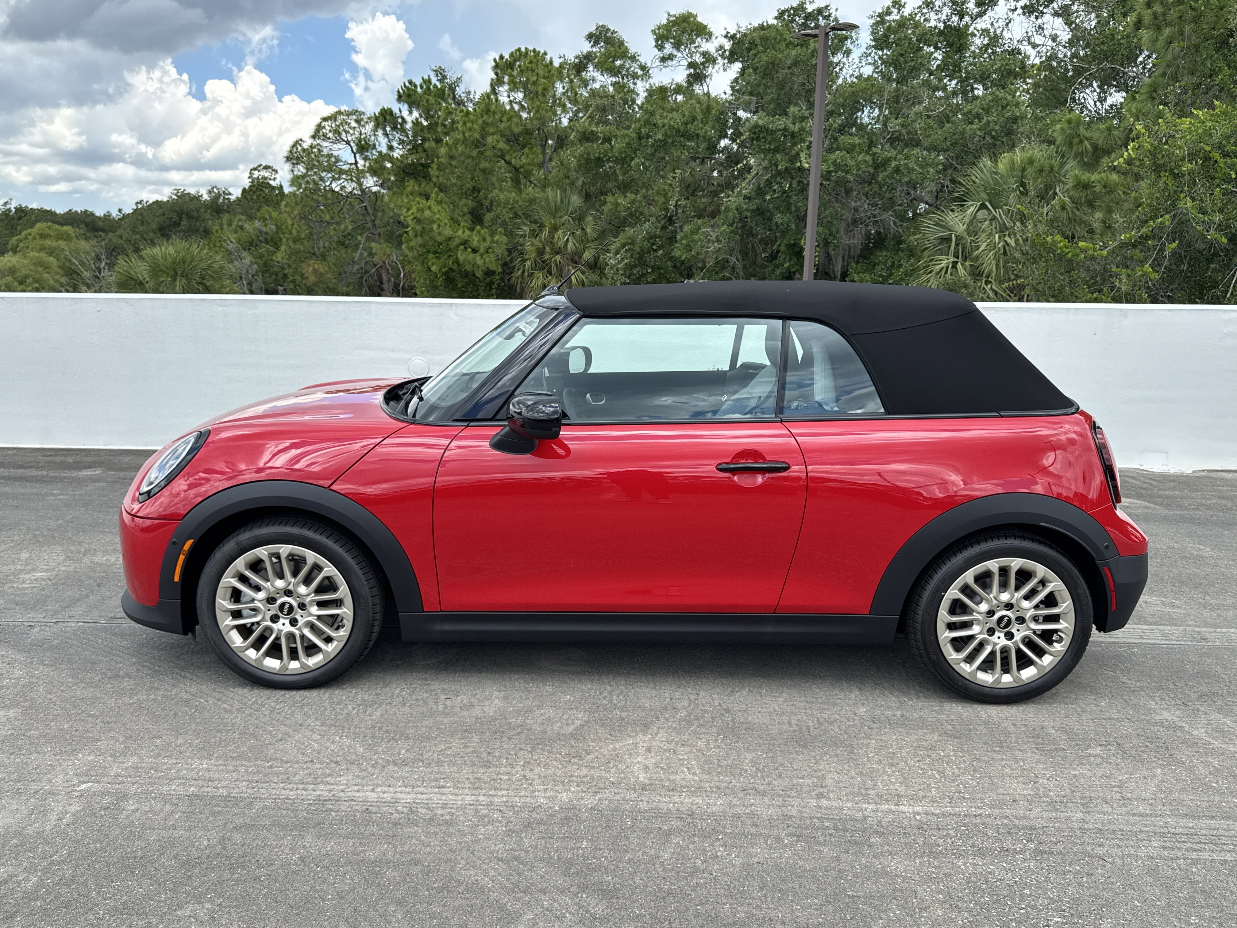 New 2026 Chili Red MINI Signature Plus image 4