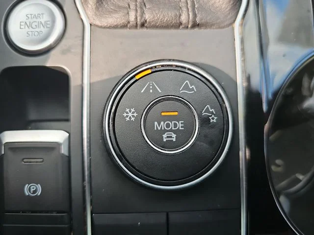 Used 2019 Black Volkswagen SEL image 37