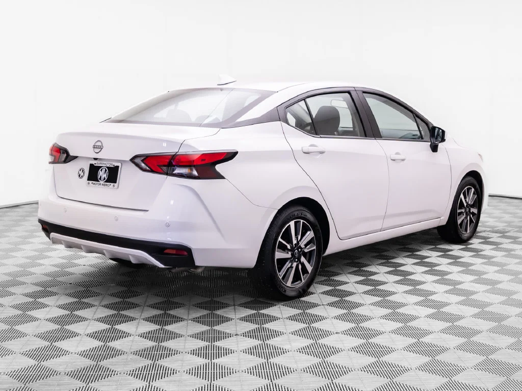 Used 2025 White Nissan 1.6 SV image 7