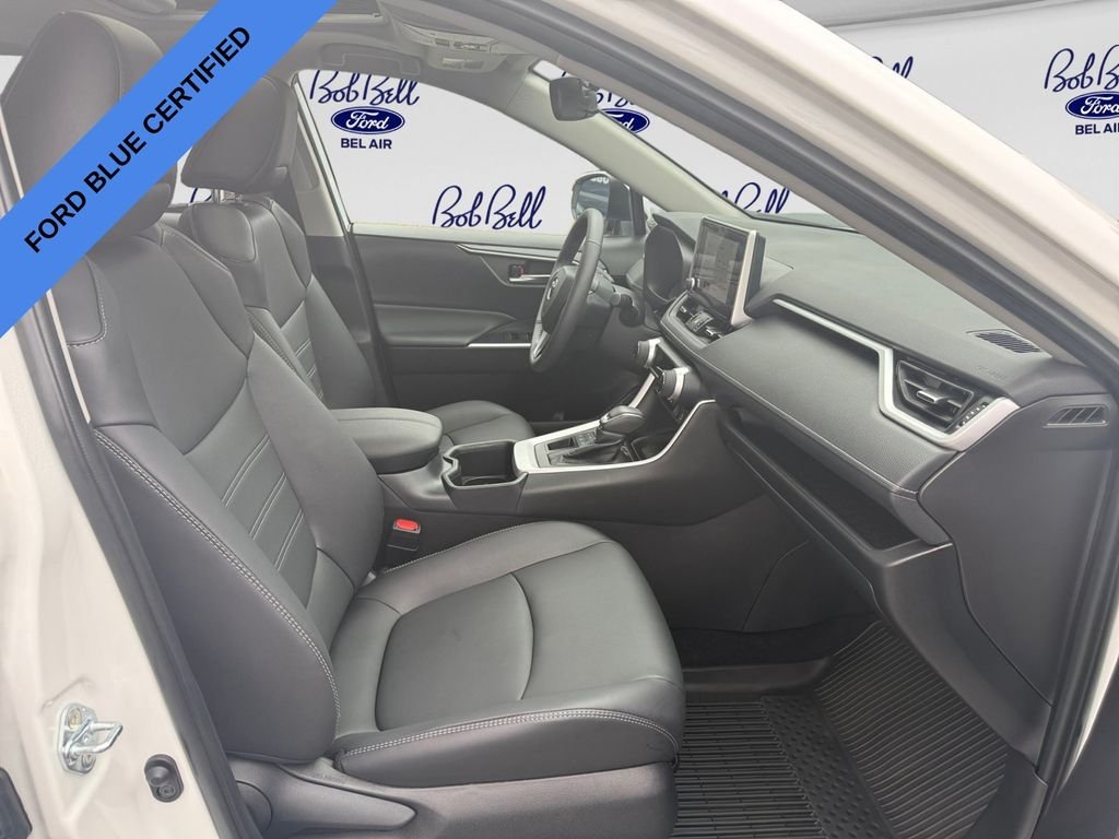 Used 2025 Beige Toyota XLE Premium image 15