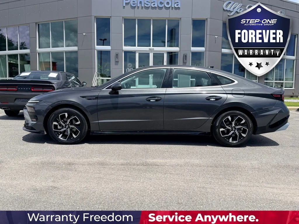 Used 2025 Gray Hyundai SEL image 3