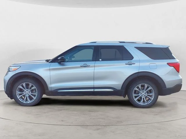 Used 2020 Silver Metallic Ford Limited image 8