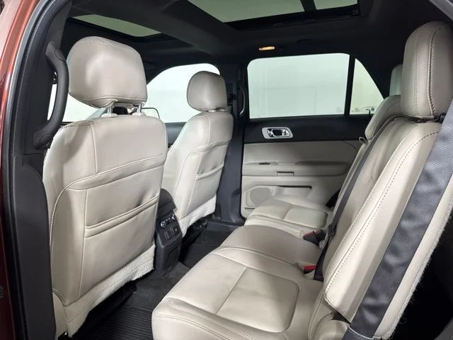 Used 2015 Bronze Ford Limited image 12
