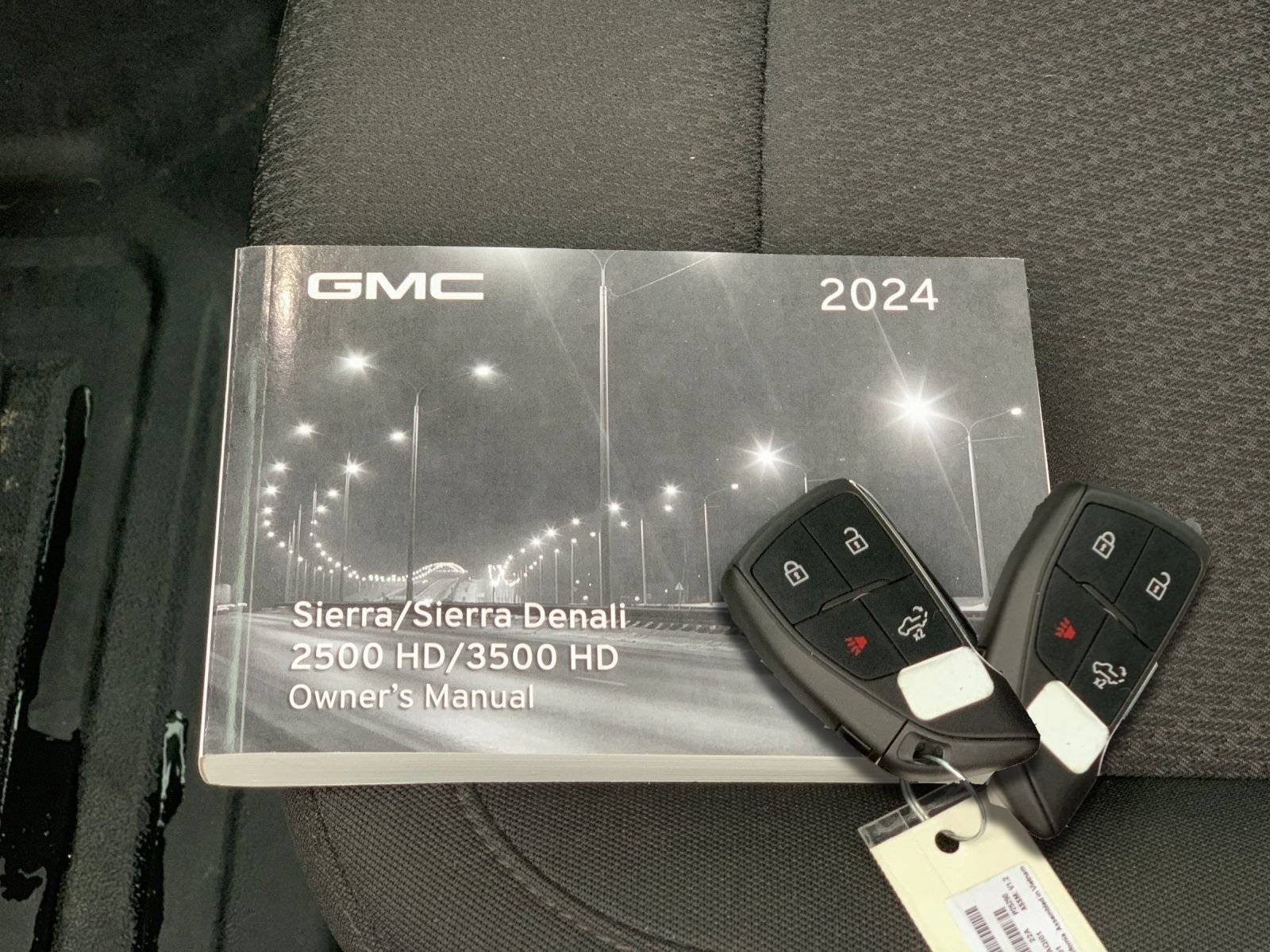 Used 2024 Silver GMC Elevation image 9