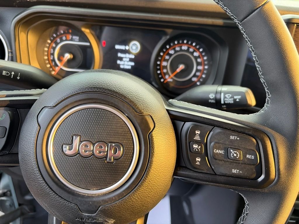 Certified Used 2025 Gray Jeep High Tide image 28