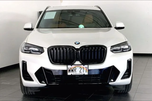 Used 2023 Mineral White Metallic BMW sDrive30i image 3