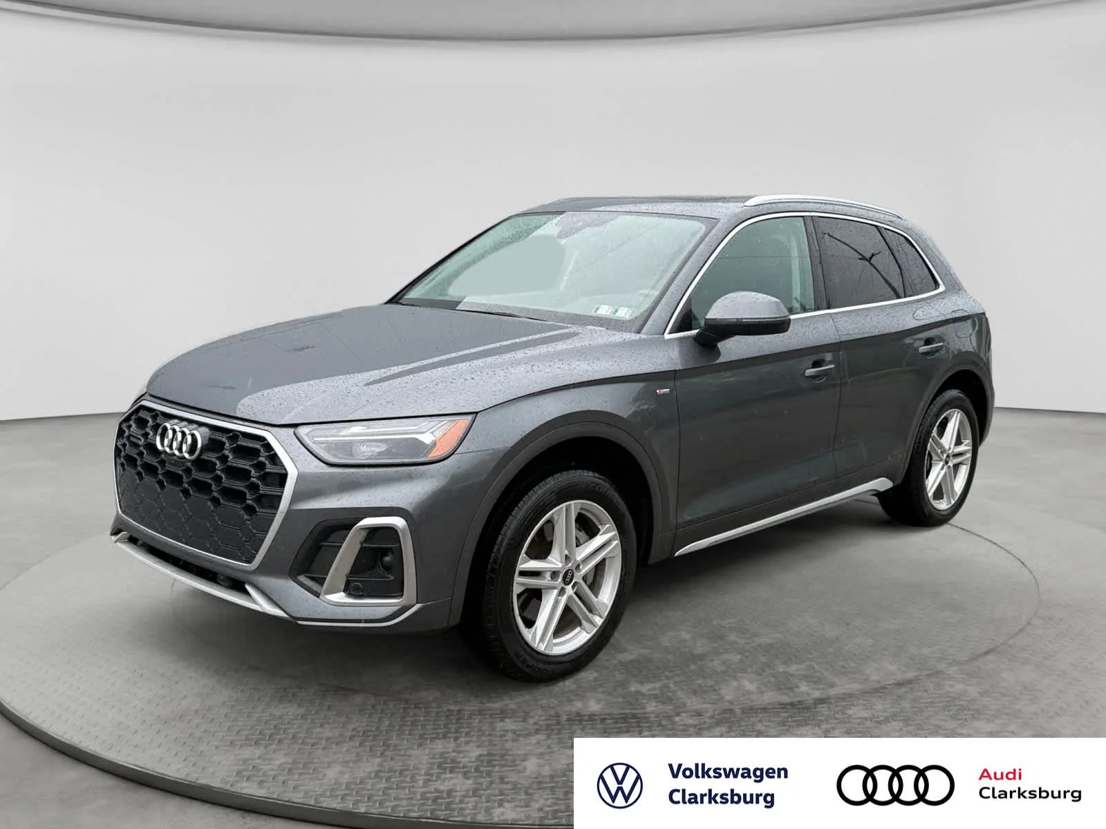 2023 Audi Q5 55 e Premium Plus's photo