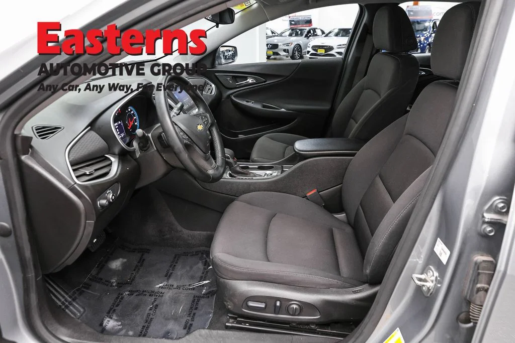 Used 2024 Gray Chevrolet RS image 13