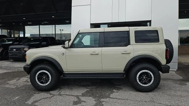 New 2025 Desert Sand Ford Outer Banks 4WD image 20