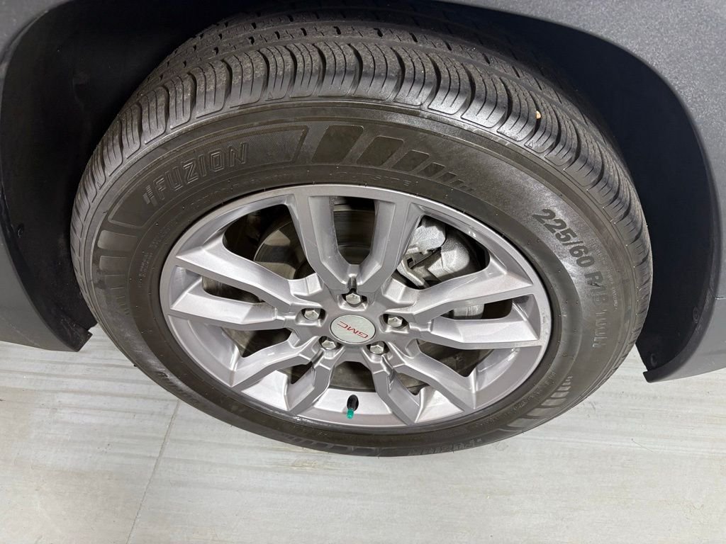 Used 2024 White GMC SLT image 14