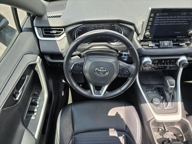Certified Used 2022 MID BLCK/MAG GRAY Toyota  image 25