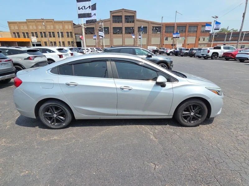 Used 2017 Silver Chevrolet LT image 8