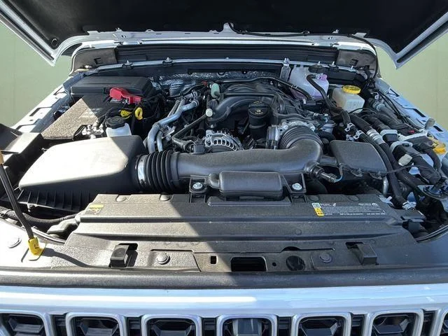 2025 Jeep Wrangler 4-Door Sahara - Photo 13