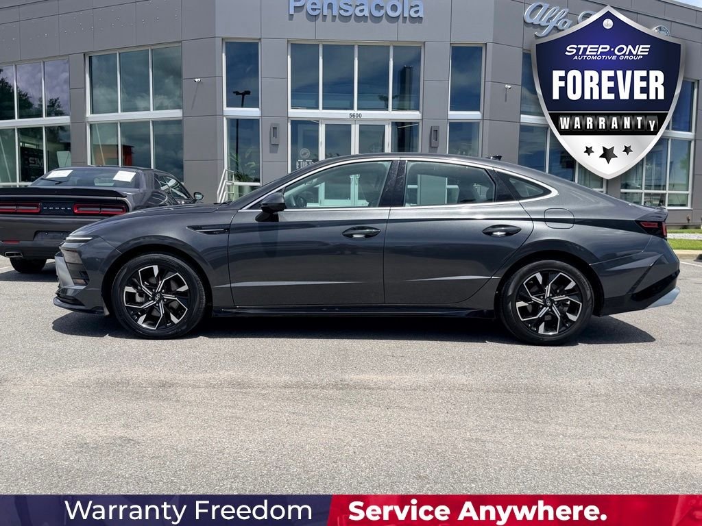 Used 2025 Gray Hyundai SEL image 3
