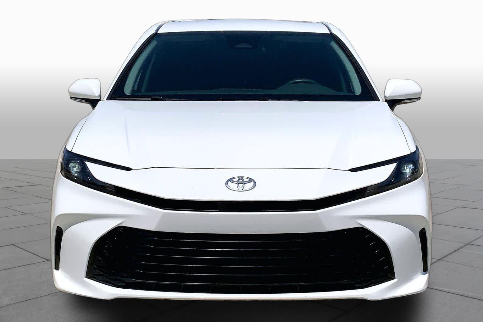 Used 2025 Ice Cap Toyota LE image 7