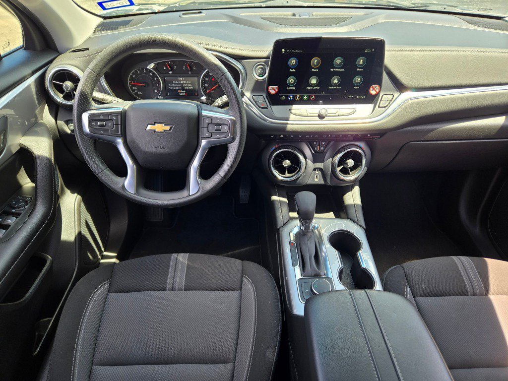 Used 2025 Black Chevrolet 2LT image 19