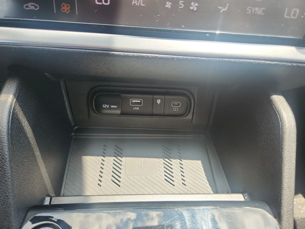 Used 2024 Black Kia X-Line image 23