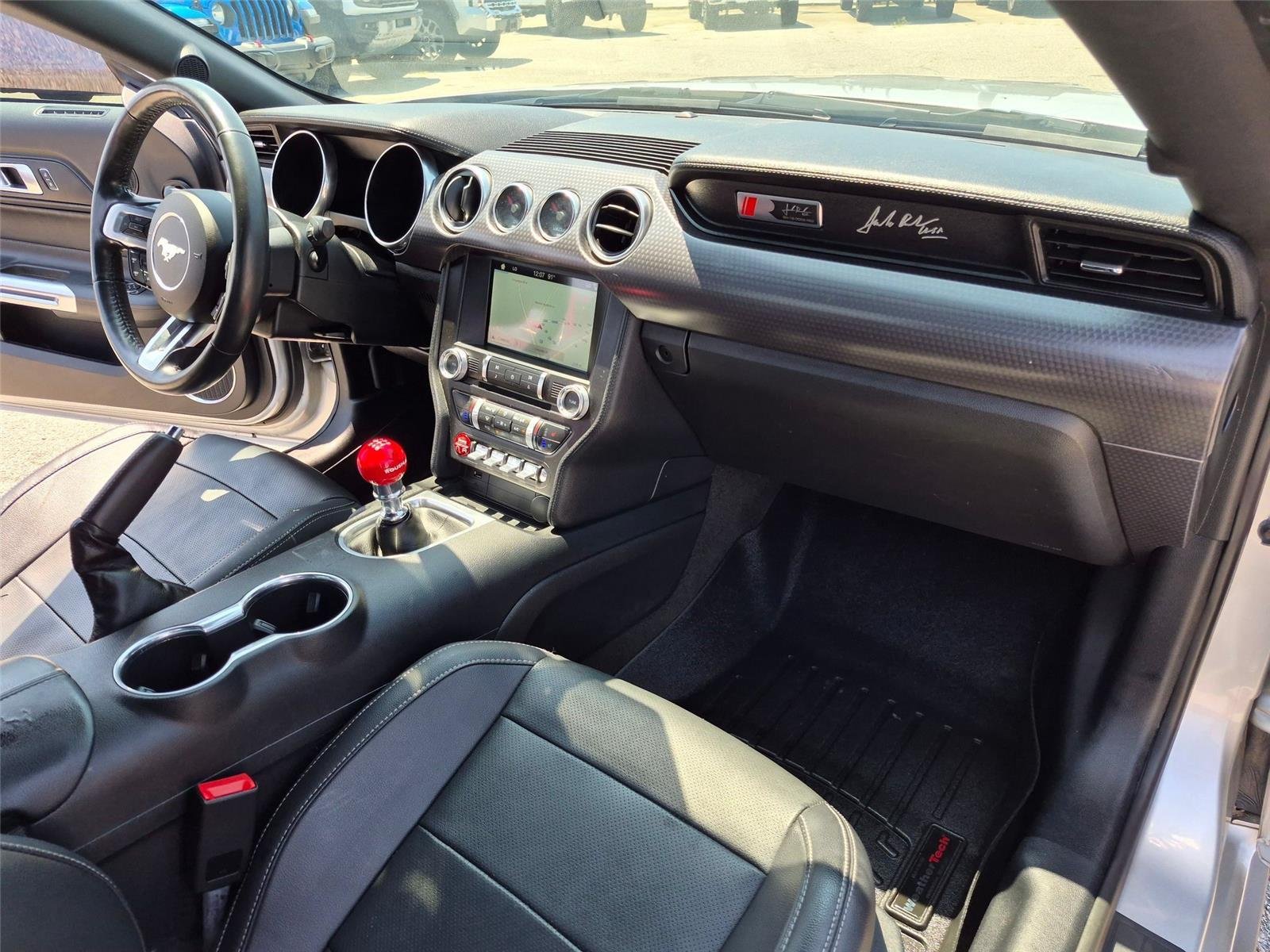 Used 2018  Ford GT Premium image 29