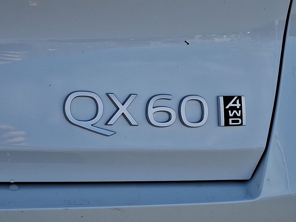 New 2026 RADIANT WHITE INFINITI Luxe AWD image 20