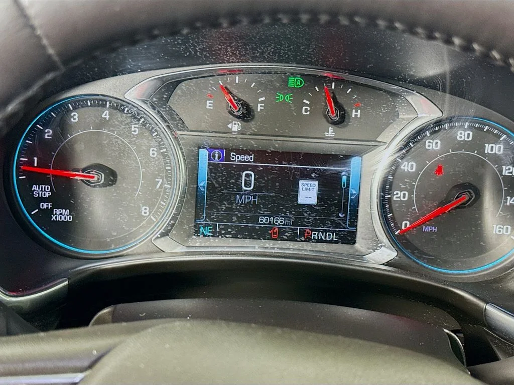 Used 2018 Iridescent Pearl Tricoat Chevrolet Premier image 13