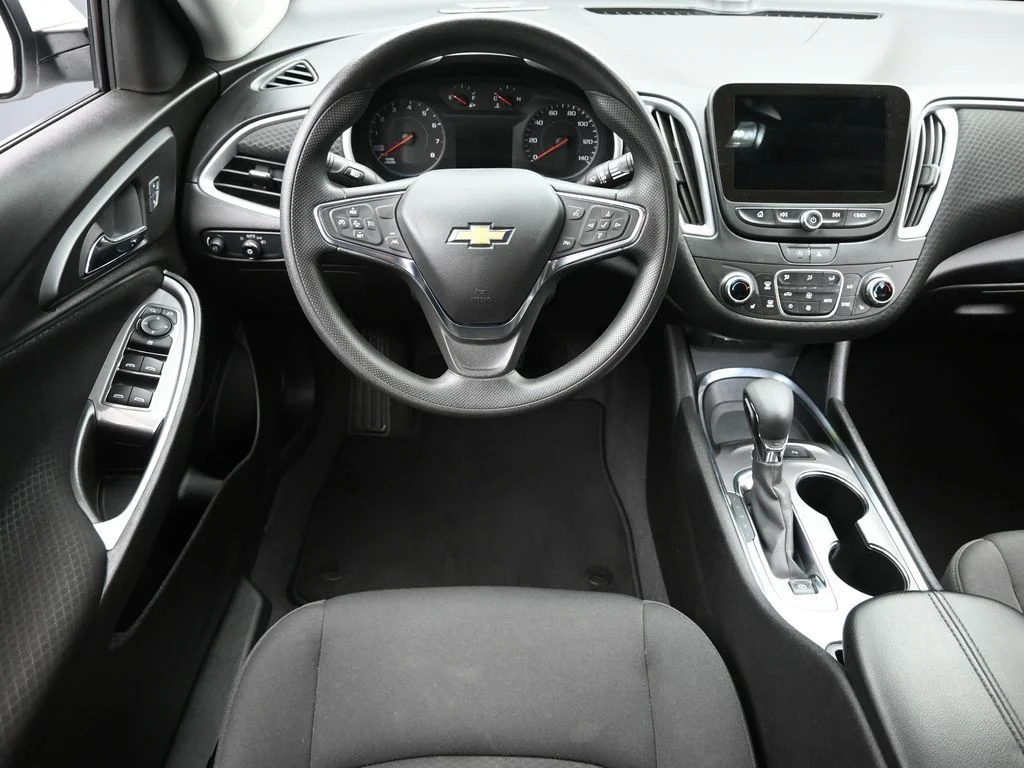 2024 Chevrolet Malibu 1LT - Photo 11