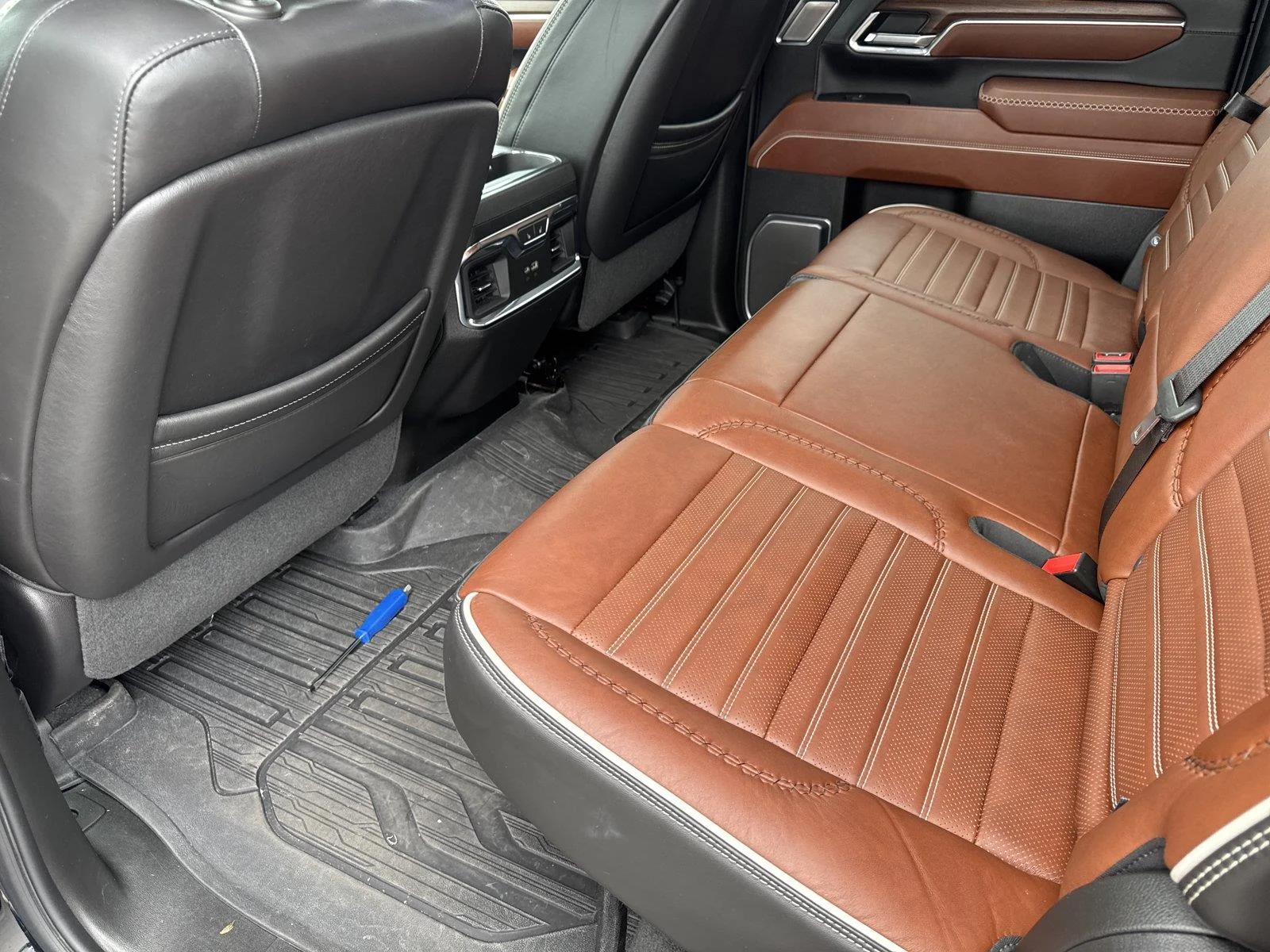 Used 2024 Onyx Black GMC Denali Ultimate image 32
