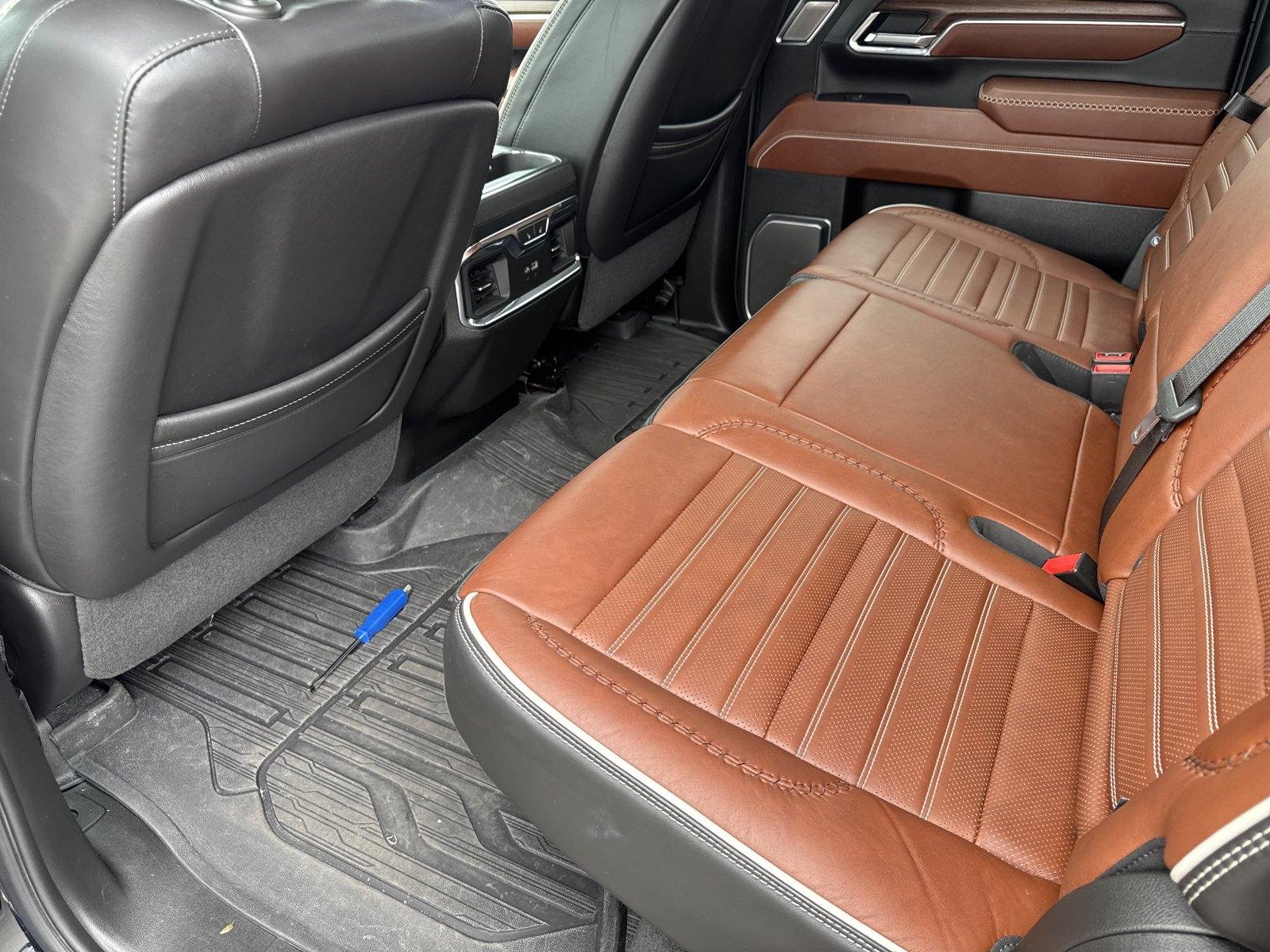 Used 2024 Onyx Black GMC Denali Ultimate image 32
