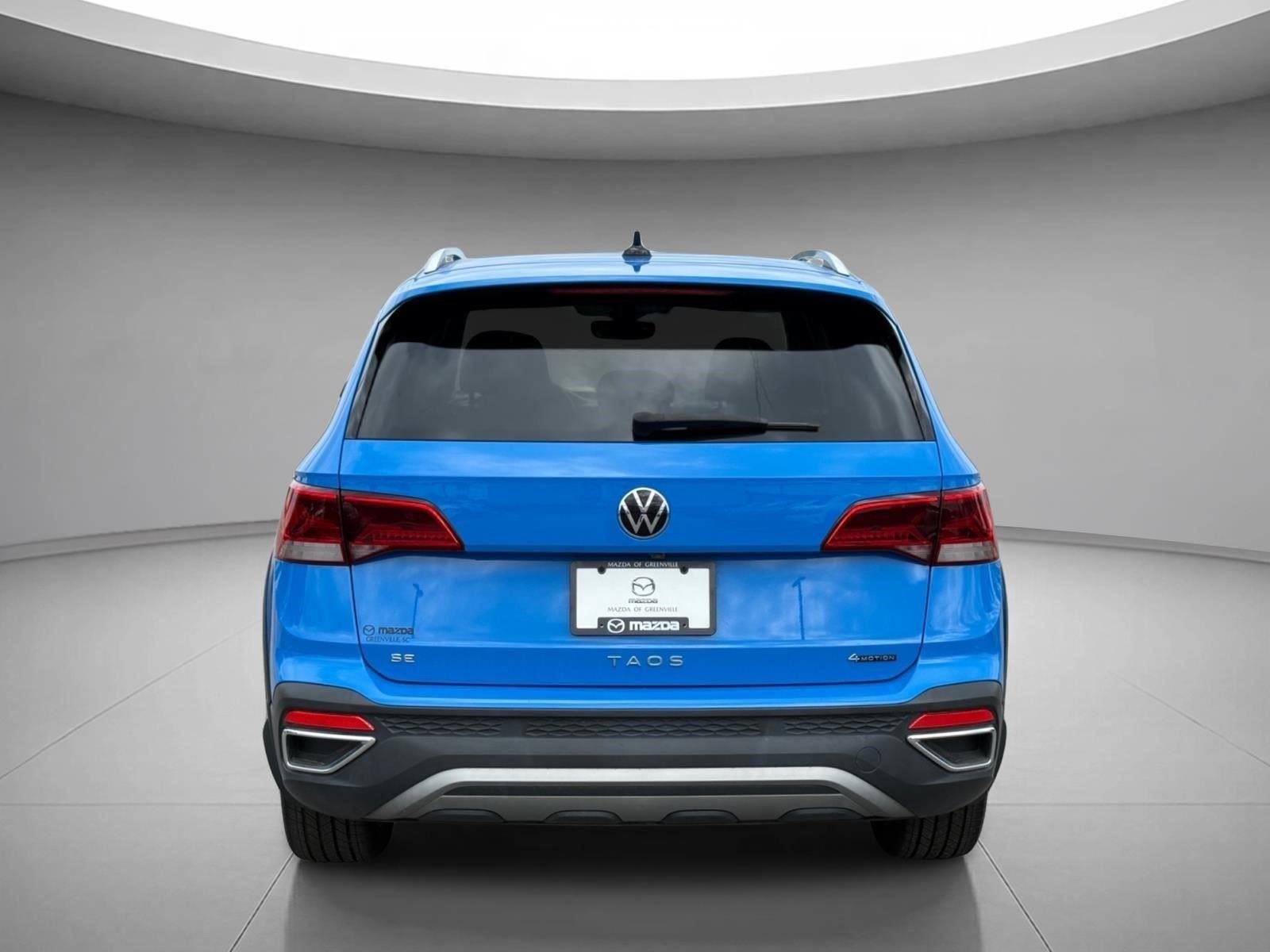 Used 2023 Cornflower Blue Volkswagen SE image 11