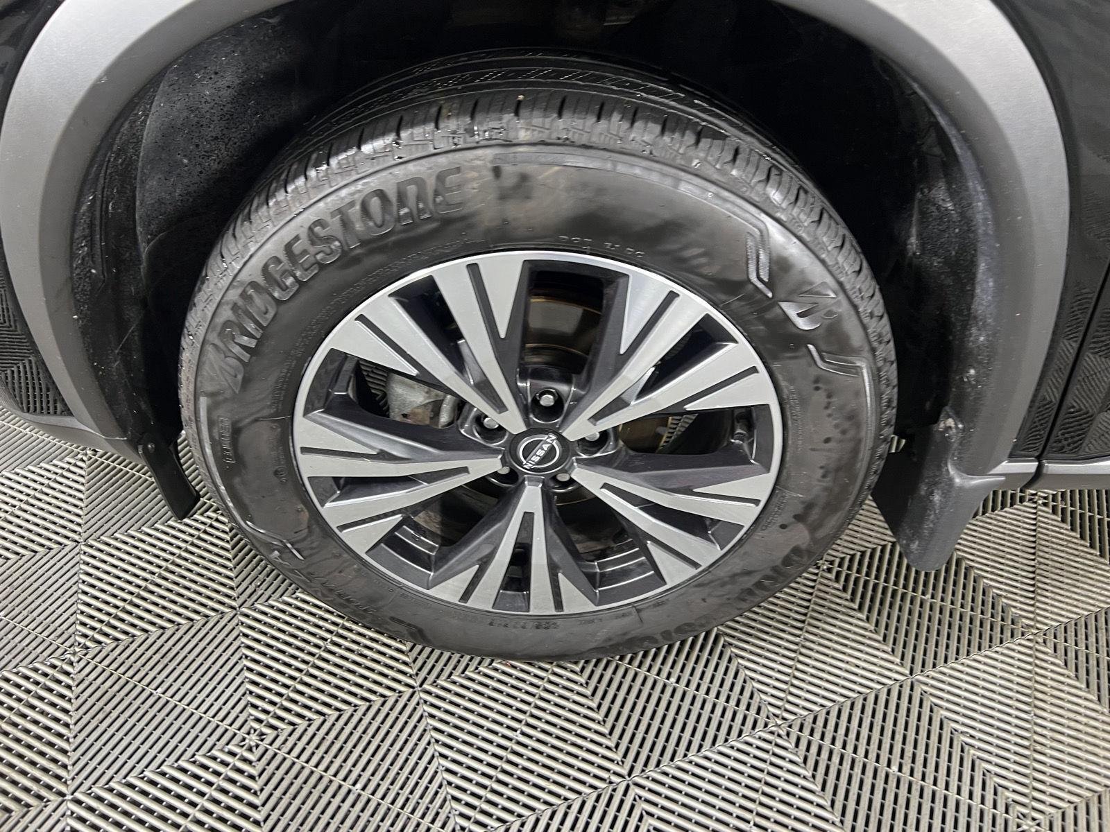 Used 2023 Super Black Nissan SV image 12