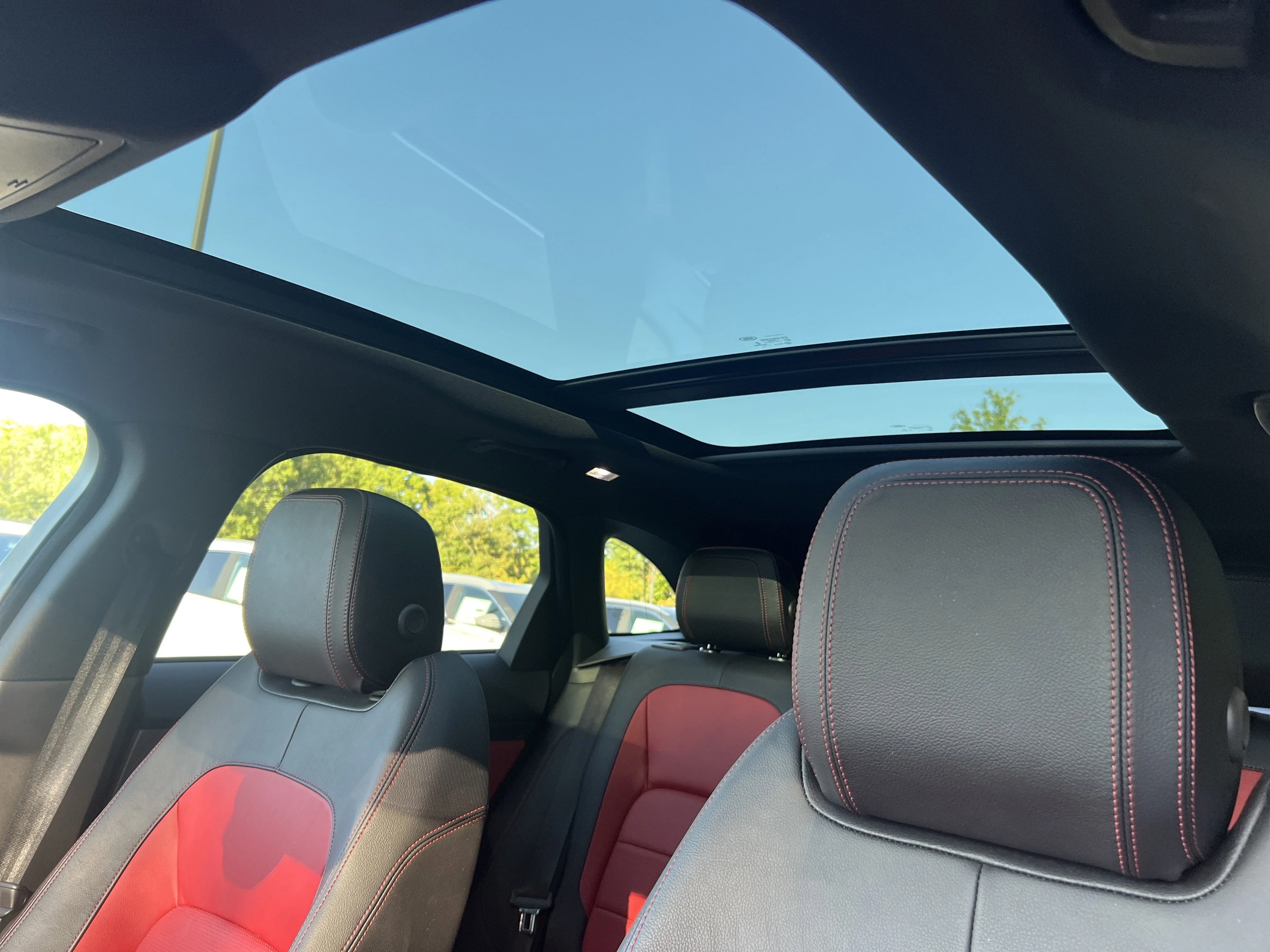 2018 Jaguar F-PACE R-Sport - Photo 22