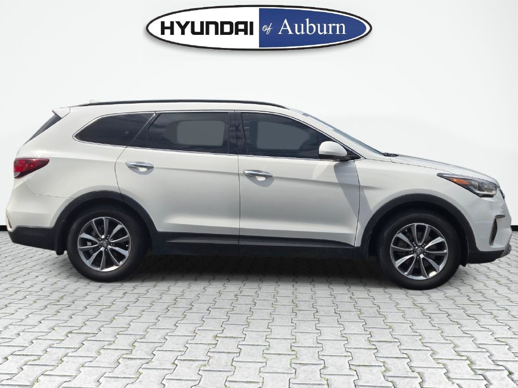 Used 2017 White Hyundai SE image 4