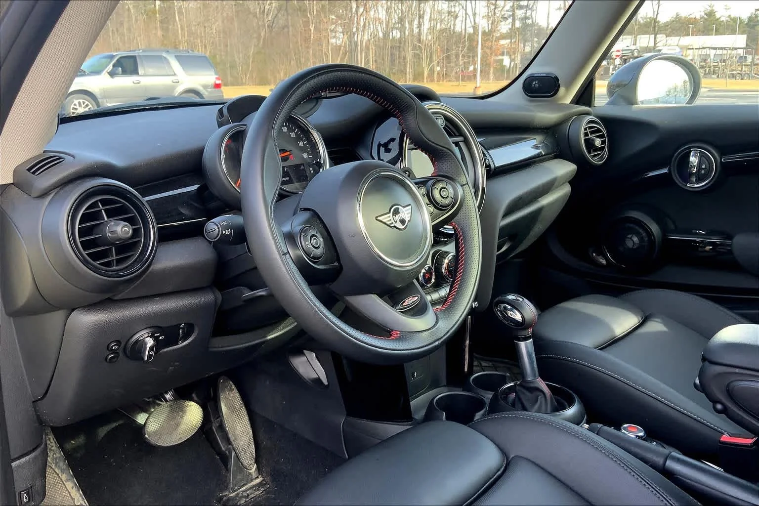 Used 2019 Pepper White MINI Cooper S image 17