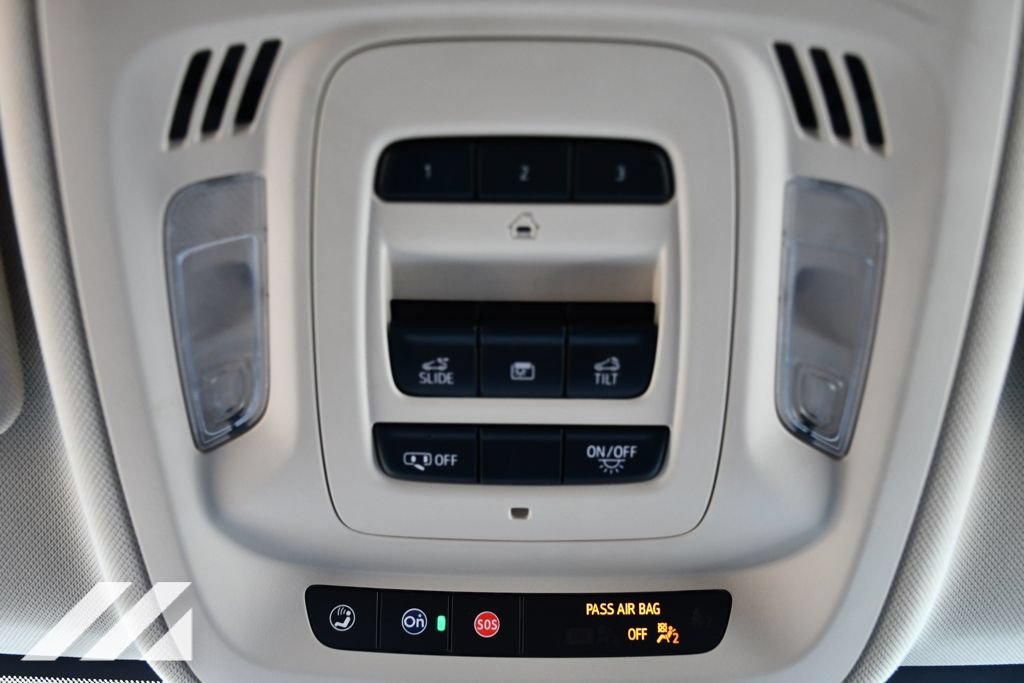 Used 2021 EBONY TWILIGHT METALLIC Buick Essence image 20
