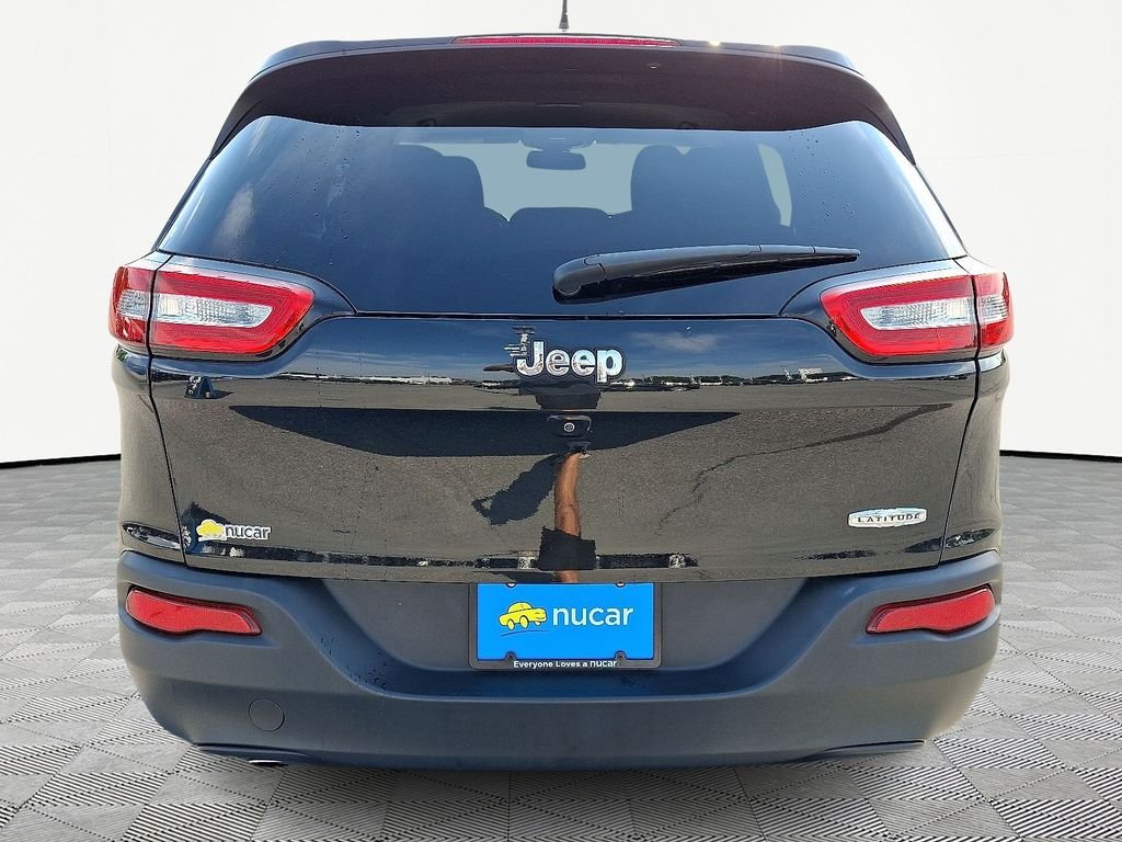 Used 2016 Black Jeep Latitude image 6