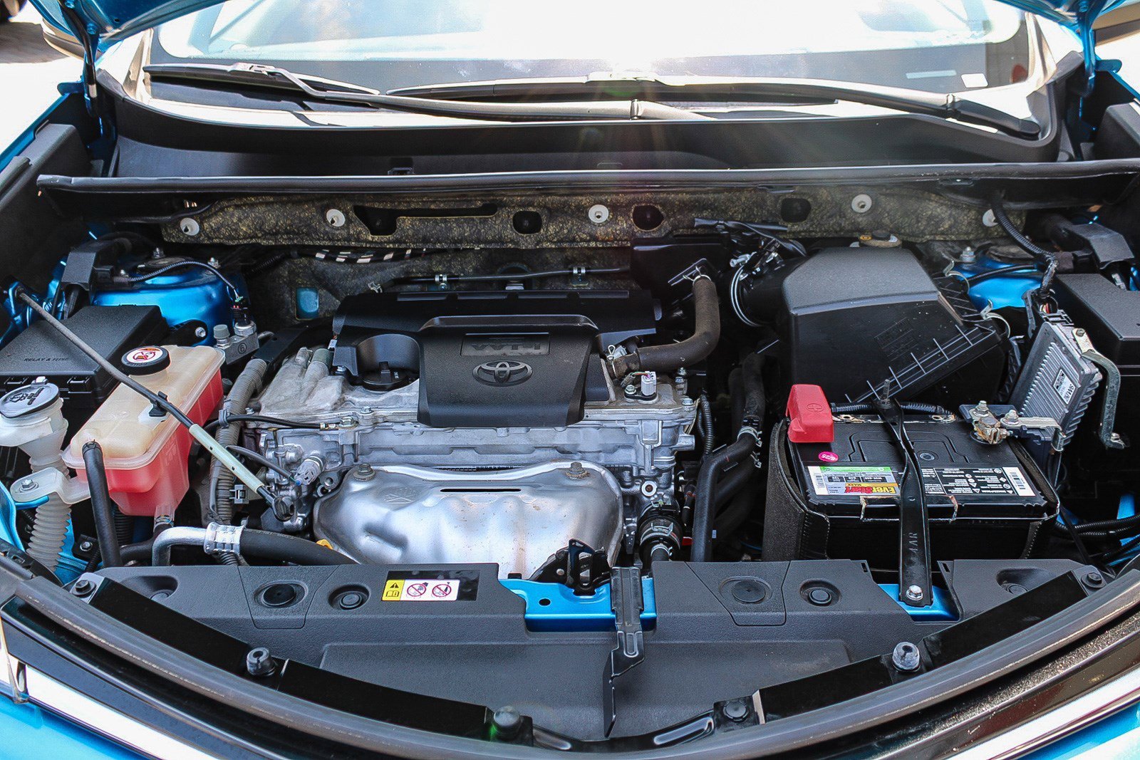 Used 2018 Electric Storm Blue Toyota XLE image 26