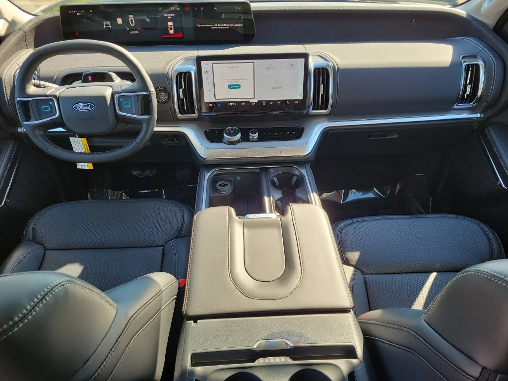 New 2027 Black Ford Platinum image 9