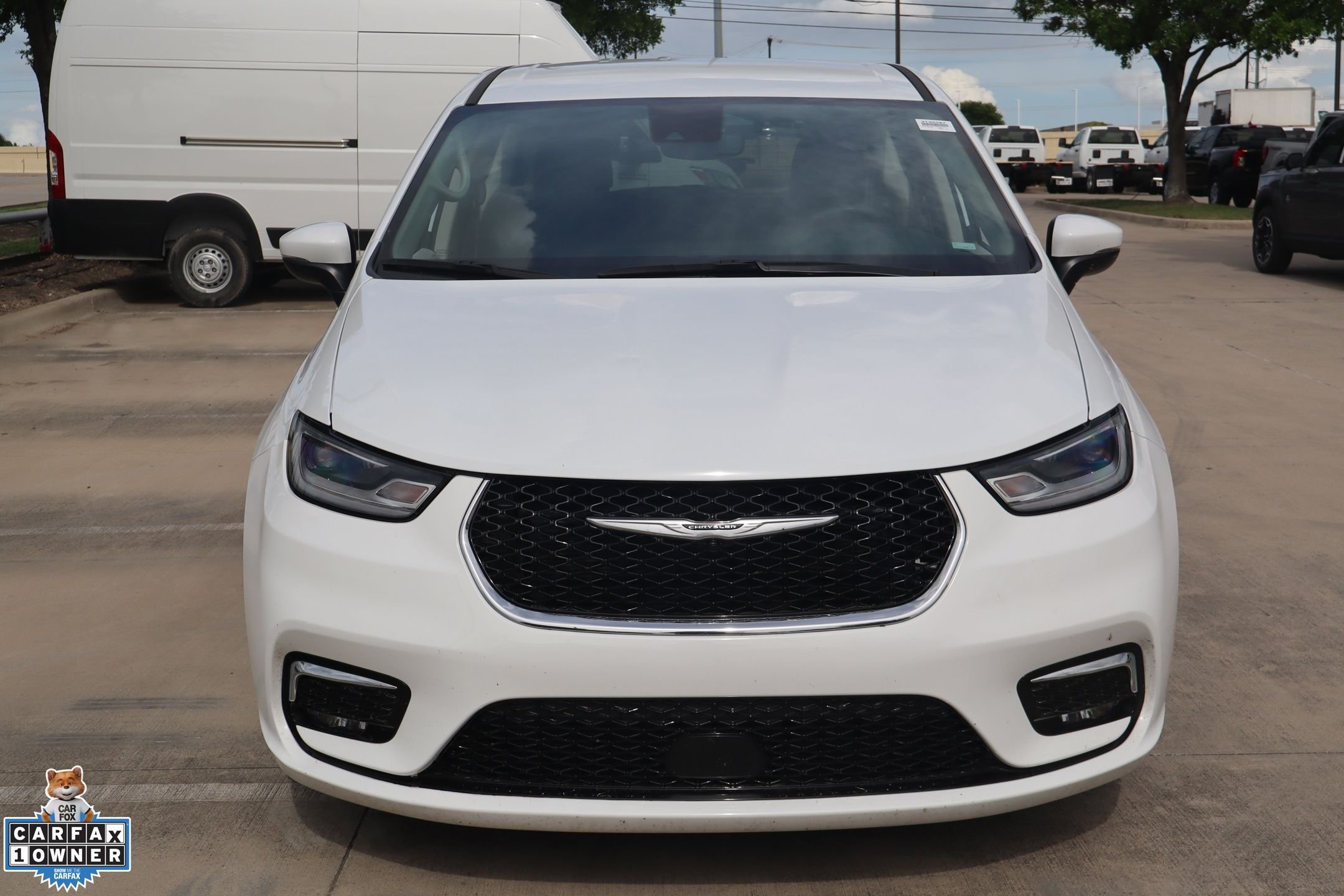 Used 2023 White Chrysler Touring L image 9