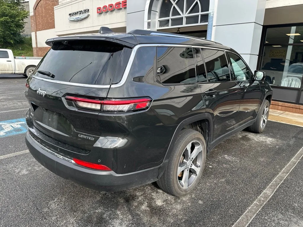 Used 2023 Gray Jeep Limited image 8