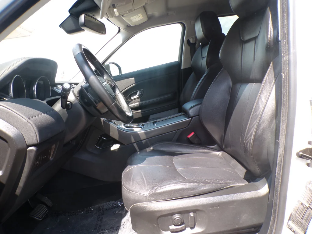 Used 2018 Fuji White Land Rover SE image 22