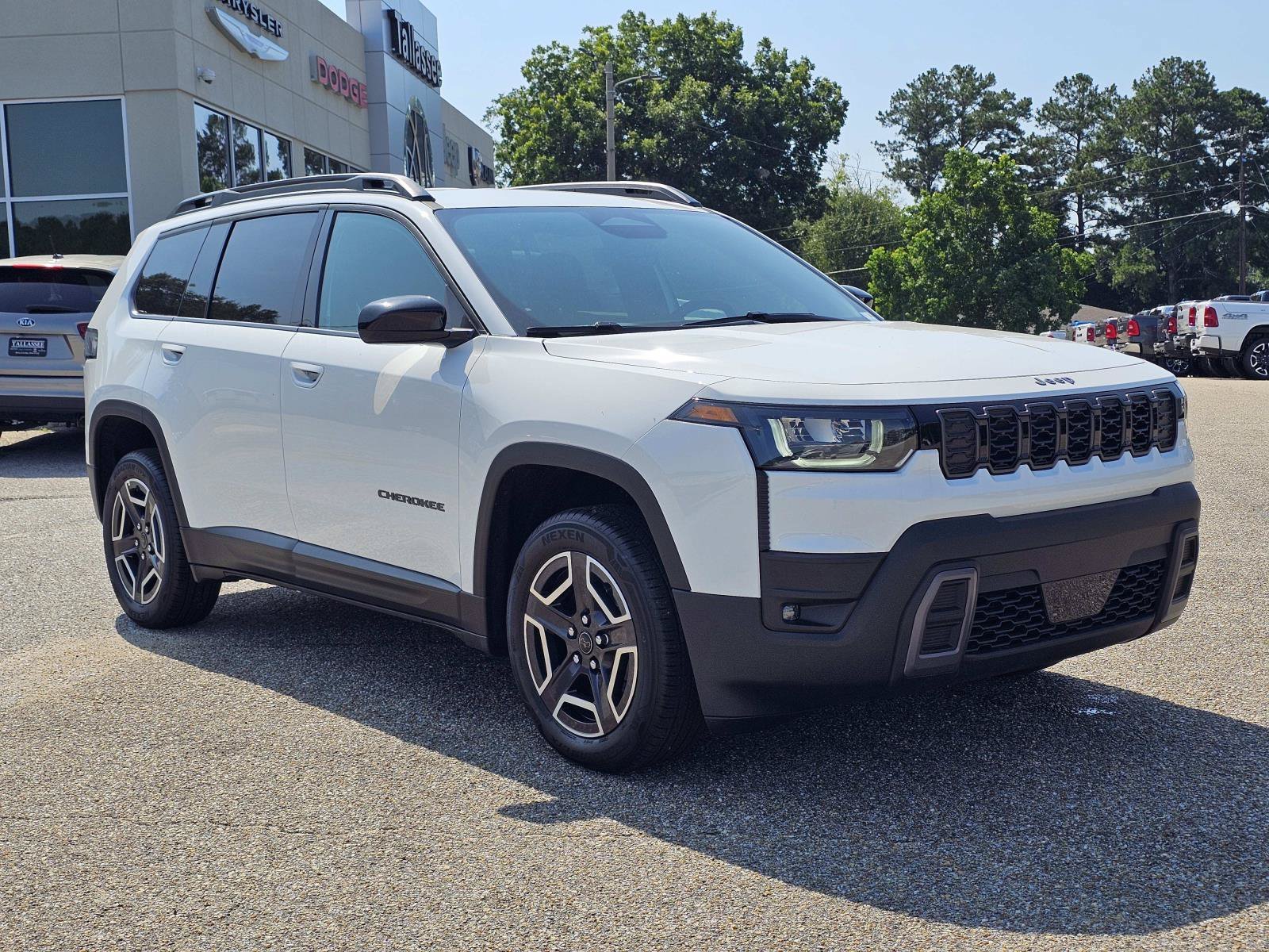 New 2026 Bright White Clear-Coat Exterior Paint Jeep Laredo image 5