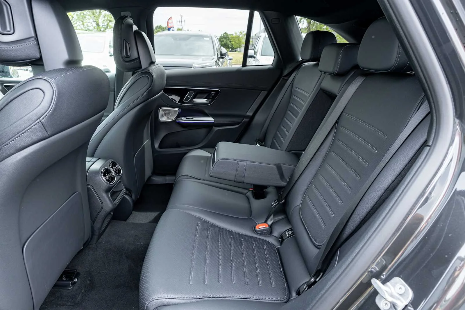 New 2026 Graphite Grey Metallic Mercedes-Benz GLC 300 image 22