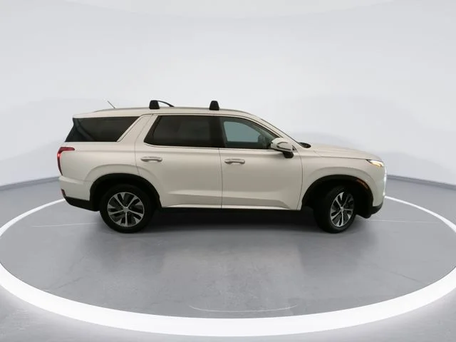 Used 2022 White Hyundai SEL image 5