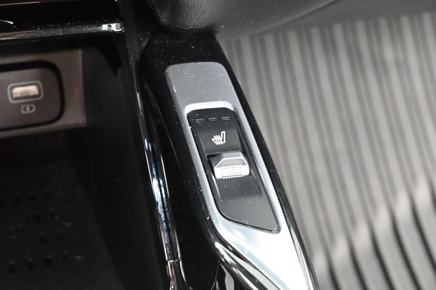 Used 2021 Glacial White Pearl Kia SX image 26