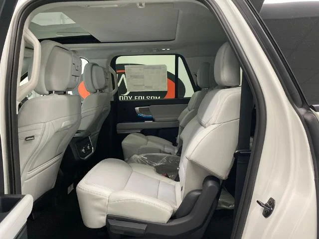 New 2027 Star White Metallic Tri-Coat Ford MAX Platinum image 41