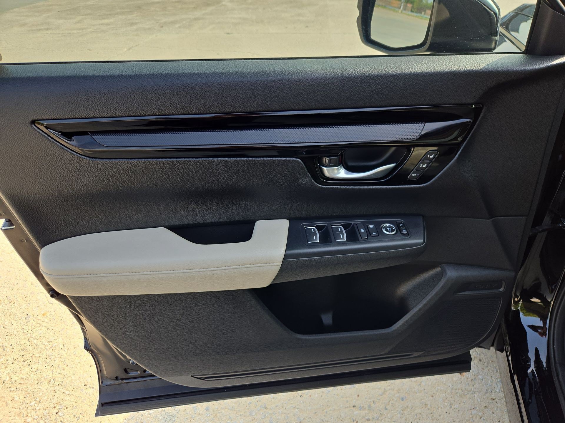 Used 2024 Black Honda EX-L image 11