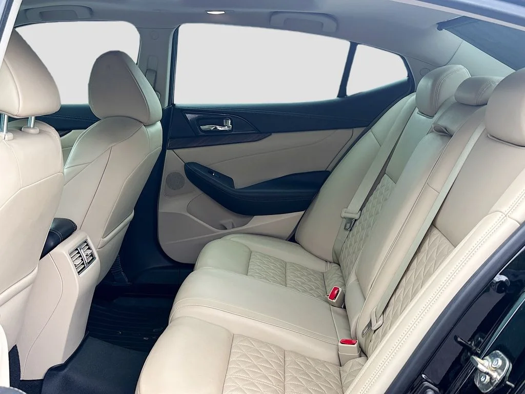 Used 2016 Black Nissan Platinum image 16