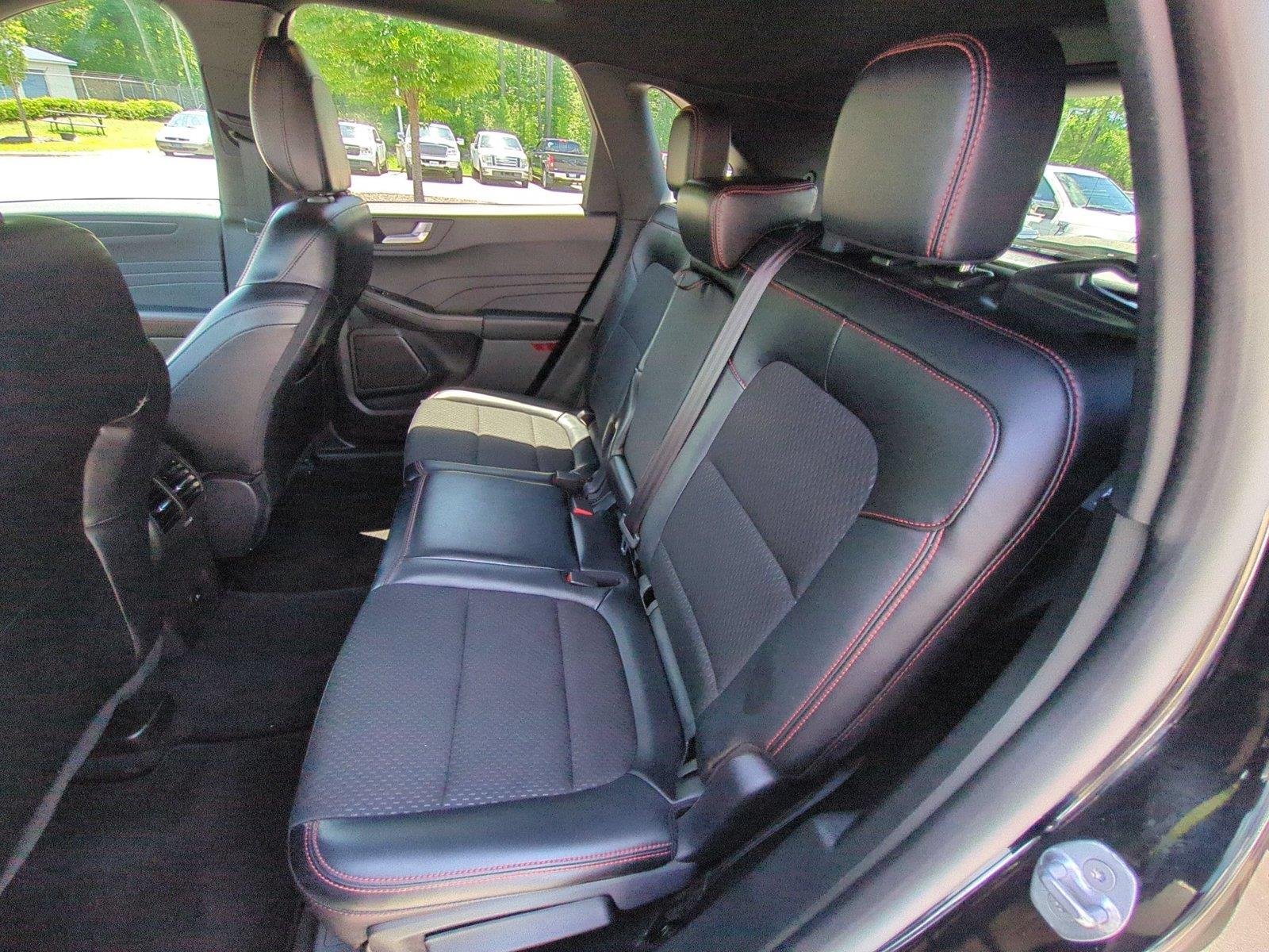 Used 2025 Agate Black Ford ST-Line Select image 31