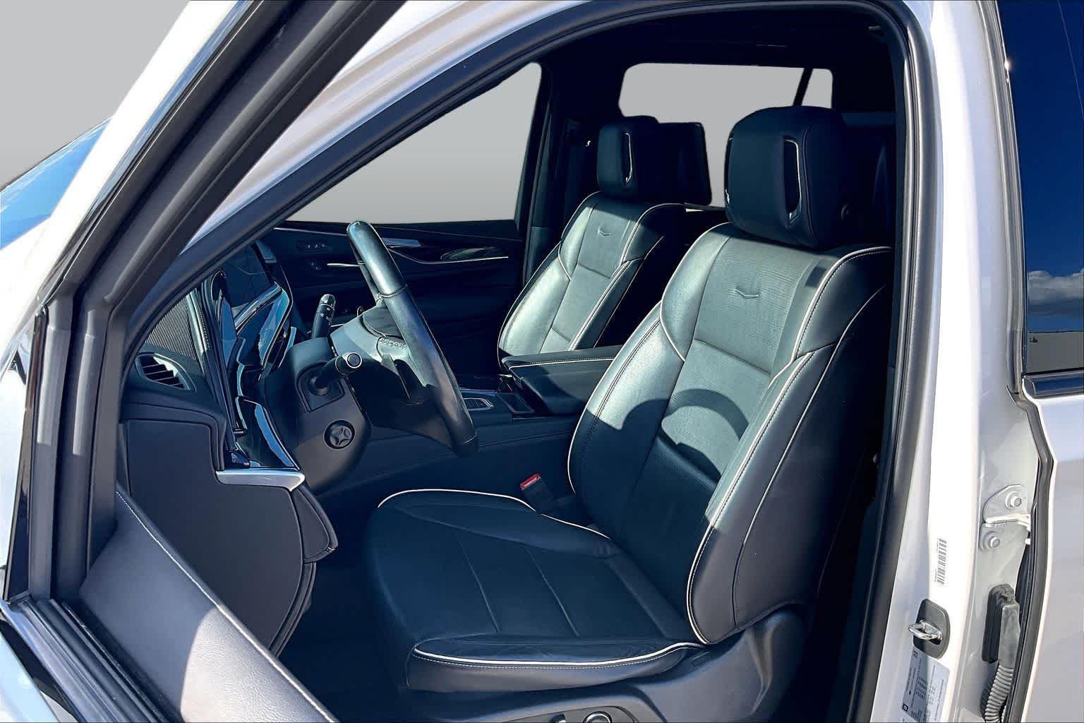 Used 2021 Crystal White Tricoat Cadillac Sport image 8