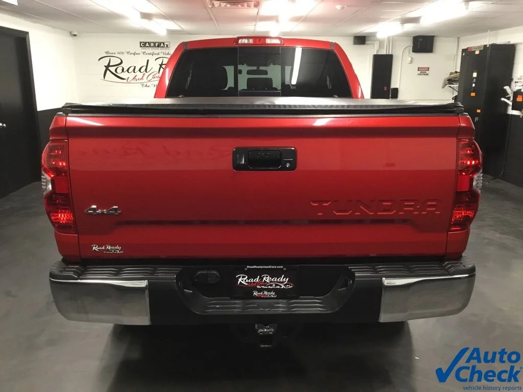 Used 2014 Red Toyota SR5 image 9