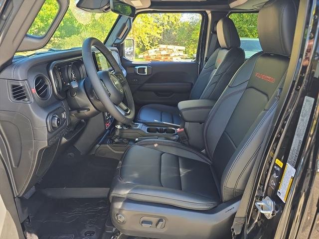New 2027 Black Clear-Coat Paint Jeep Rubicon image 18